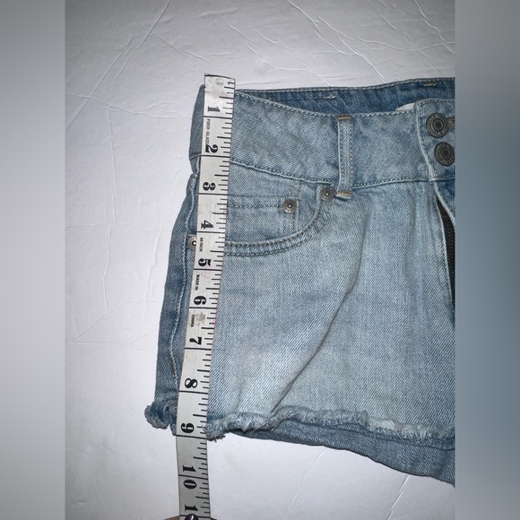 Levi’s High Rise Shorty Short - Picture 8 of 10